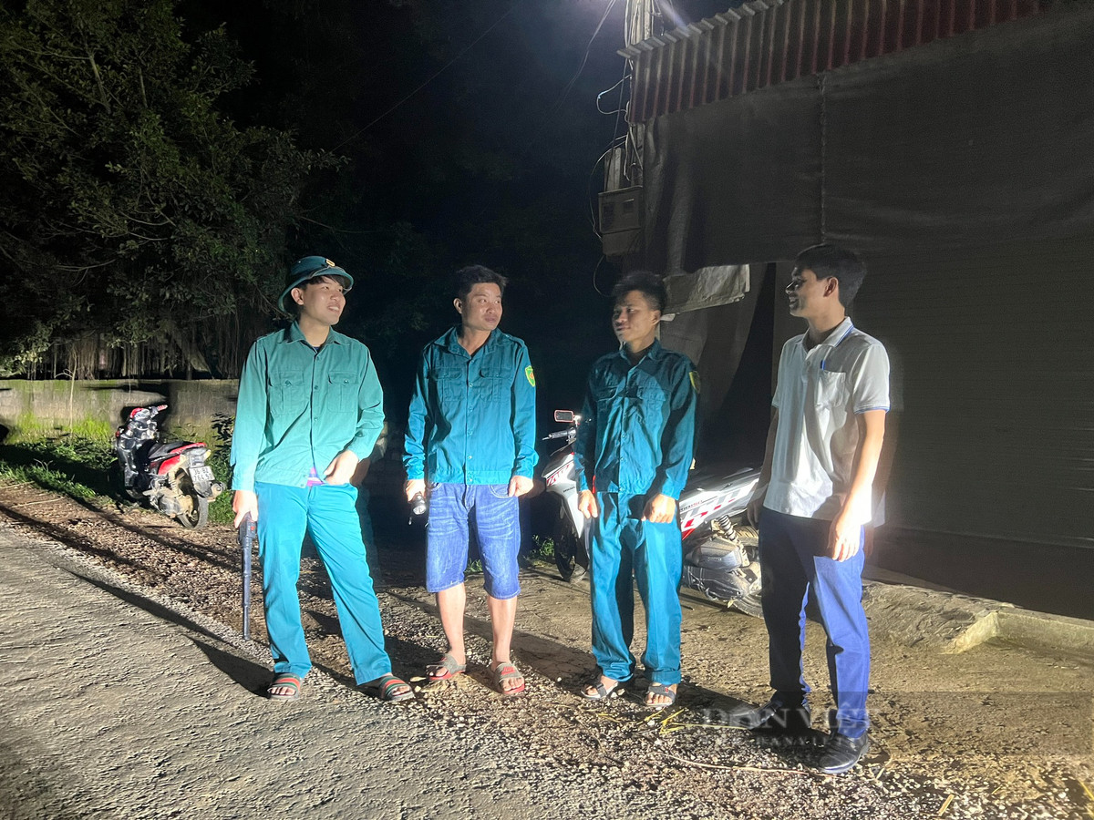 Các lực lượng chức năng tham gia truy bắt. (Ảnh: Dân Việt)