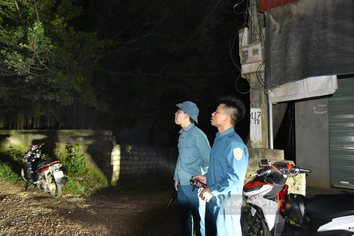 Các chốt chặn luôn nêu cao tinh thần cảnh giác. (Ảnh: Dân Việt)