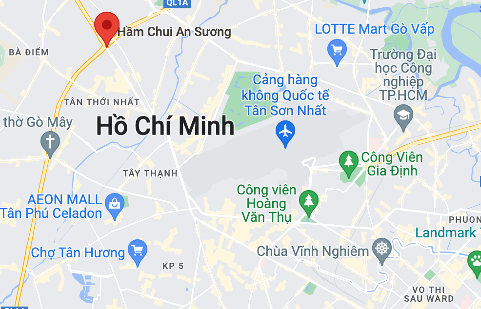 Mua lon khien ham chui An Suong o TP.HCM bi ngap-Hinh-2