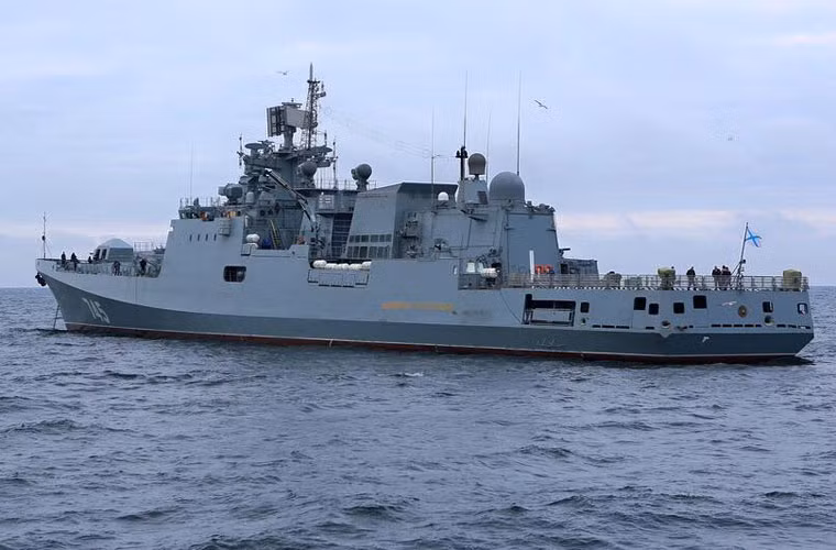 Hải quân Nga đã đặt hàng đóng mới 6 tàu chiến Project 11356M thế hệ mới, tuy nhiên có khả năng chỉ ba chiếc được nhận trang bị. Trong khi đó, ba chiếc còn lại có thể nước Nga phải xuất khẩu. Nguyên do dẫn đến việc này là do Ukraine không đồng ý cung cấp ba hệ thống động cơ còn lại cho các tàu Project 11356M. Việc này chỉ có thể tái thực hiện nếu quốc gia sử dụng ba tàu này là quốc gia khác ngoài Nga.