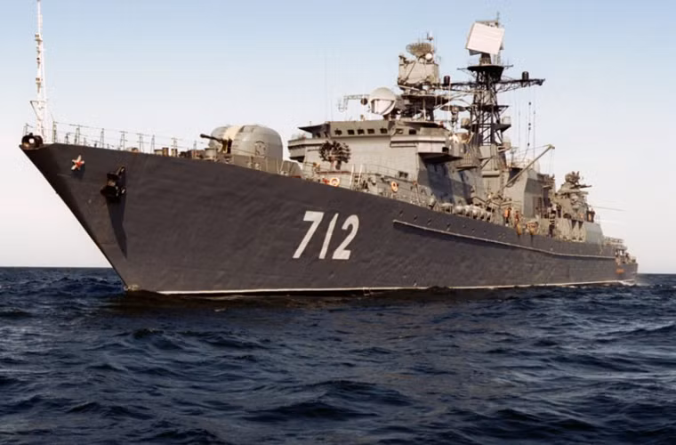 Tiet lo suc manh tau chien Neustrashimyy Nga ngoai bo bien Syria