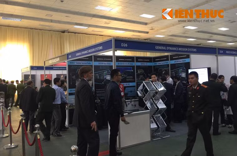 Tại triển lãm, các công ty quốc phòng hàng đầu thế giới đã giới thiệu tới các quan khách Việt Nam hàng loạt công nghệ quân sự, an ninh tiên tiến.