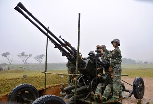 Lực lượng pháo phòng không phối thuộc tiêu diệt mục tiêu.