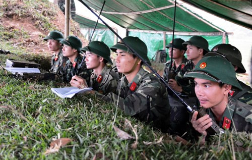 Lực lượng thông tin bảo đảm trong diễn tập.