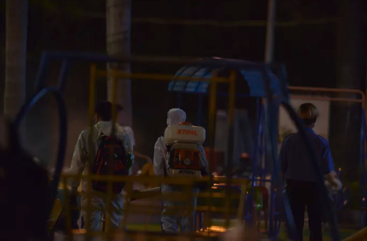 Big C Thang Long bat ngo dong cua som, phun khu khuan toan bo TTTM-Hinh-3