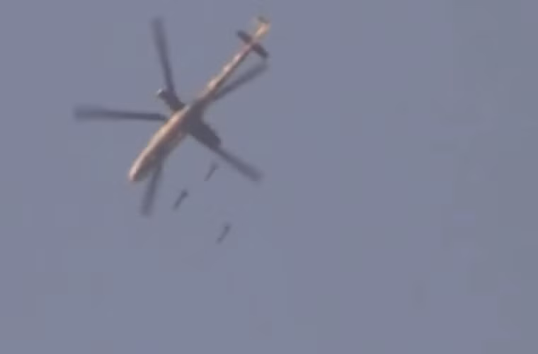 Tuy nhiên, mọi nỗ lực hoàn toàn vô ích, các máy bay trực thăng Mi-24 vẫn thoải mái ném bom công phá.