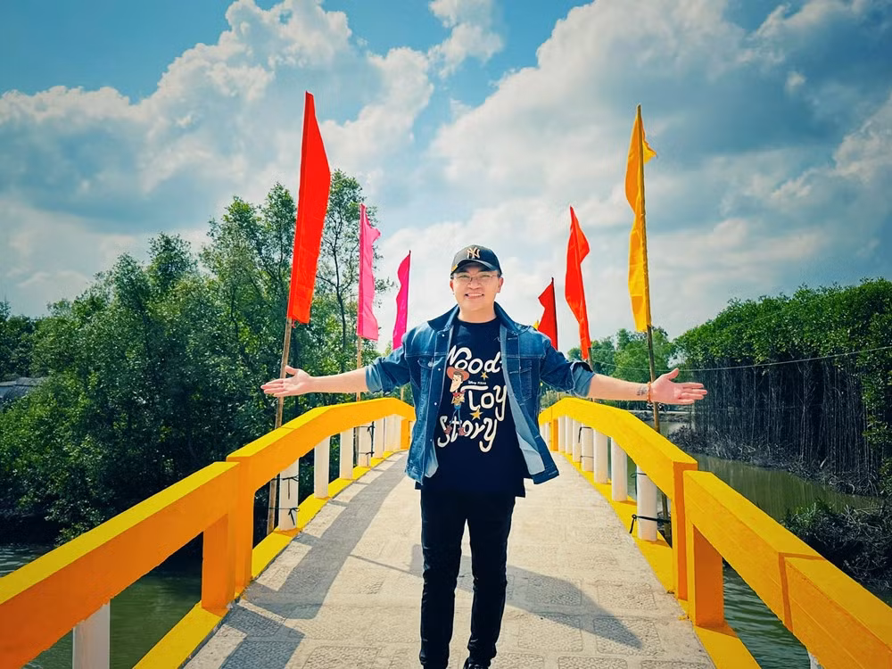 MC Đại Nghĩa tuổi 46 chưa vợ con, sống trong biệt thự cung điện - Hình 11 MC Dai Nghia tuoi 46 chua vo con, song trong biet thu cung dien-Hinh-11