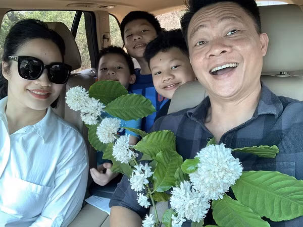 16 nam hon nhan 8 lan cai va cua vo chong BTV Quang Minh-Hinh-3