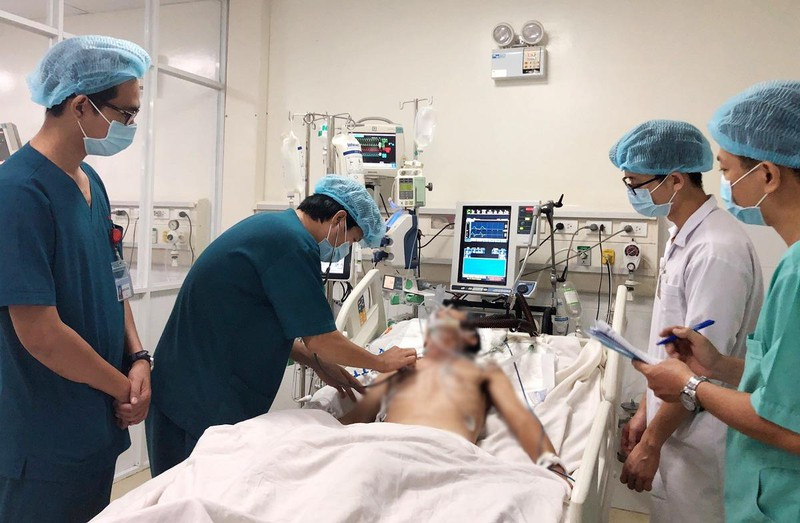 So ca nhiem COVID-19 tai Ha Noi giam nhe, 85% F0 dieu tri tai nha