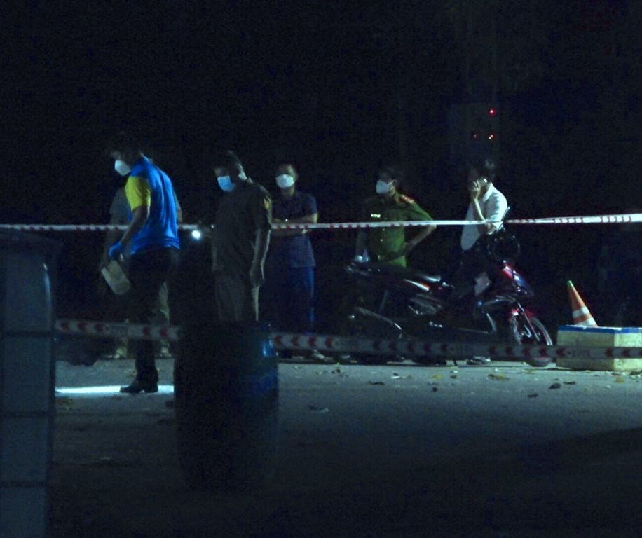 Binh Duong: Buc xuc, dam ban nhau tu vong tai cho