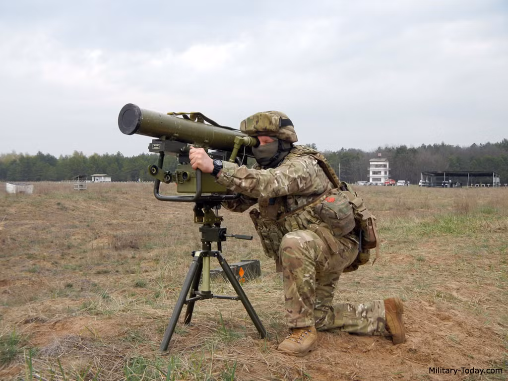 Ten lua chong tang nho nhat Ukraine co choi duoc T-90?