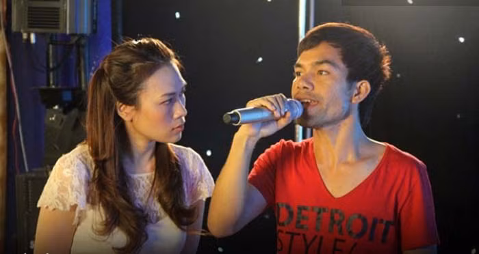 Phat ngon ba dao tren ghe nong cua Dam Vinh Hung, My Tam-Hinh-3