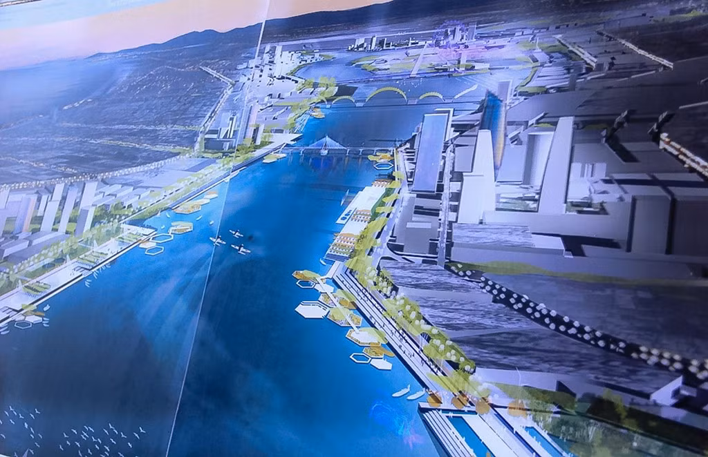 Trong tương lai, dòng sông này sẽ trở thành "sân khấu lớn" trong không gian lễ hội của thành phố. Dọc hai bên bờ sông là các khu vui chơi, giải trí như đường đi bộ ven sông, hành lang xanh dọc sông Hàn.