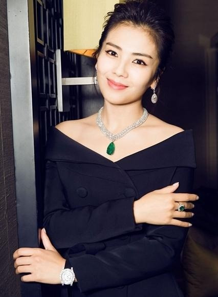 Người đẹp tỏa sáng quyến rũ trong một sự kiện quảng cáo một thương hiệu trang sức mới đây.