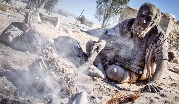 Và được mệnh danh là người đàn ông bẩn nhất thế giới