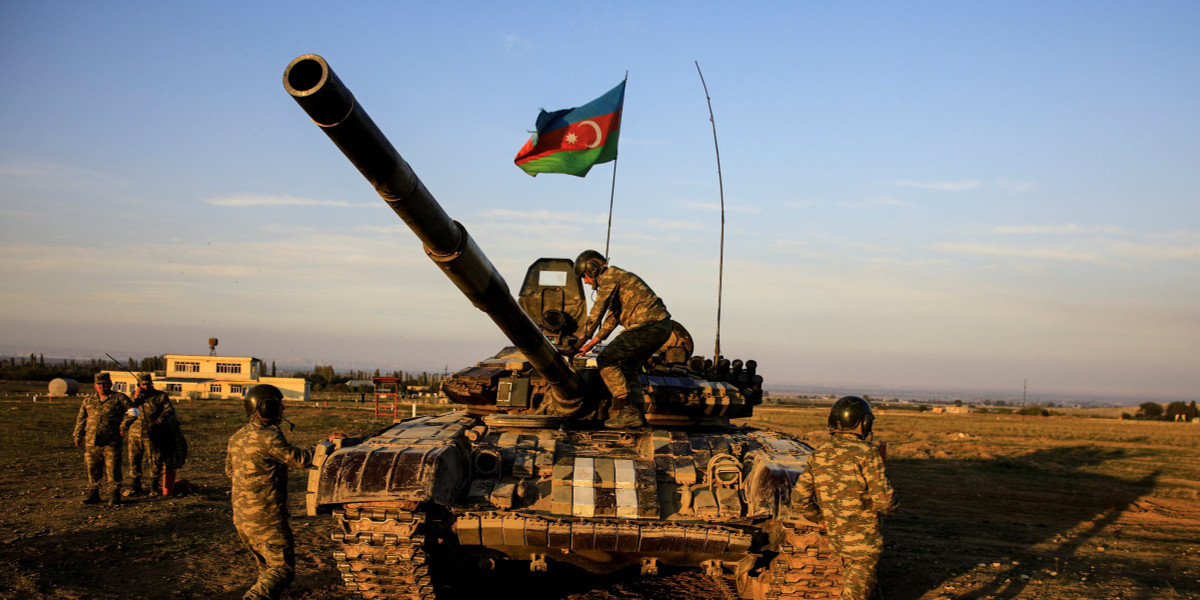 Trong khi đó, nếu Armenia và Cộng hòa Nagorno-Karabakh tự xưng (NKR) dựa vào dữ liệu tình báo, họ sẽ có thể chuẩn bị hiệu quả hơn cho cuộc tấn công sắp xảy ra từ Azerbaijan. Ví dụ xác định Baku sẽ sử dụng loại vũ khí nào và đưa ra biện pháp chống lại.