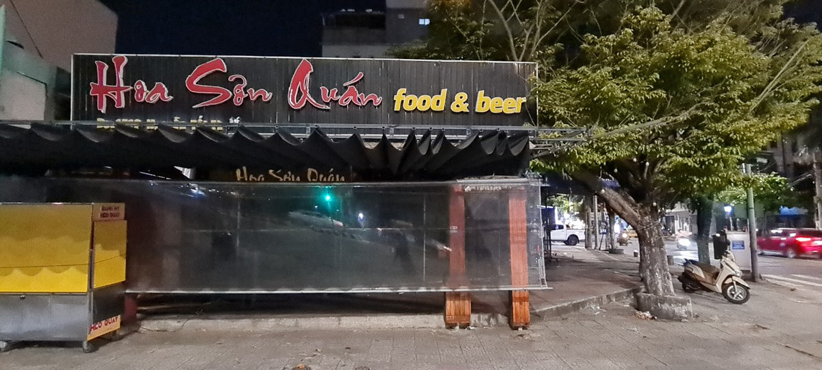 Đây từng là địa điểm quen thuộc của nhiều khách nhậu, phục vụ cả ngày lẫn đêm giờ vắng hoe.