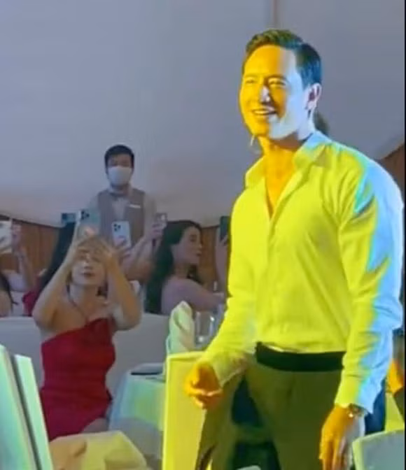 Ha Ho va Kim Ly cung xuat hien tai mot su kien- chuan phong do-Hinh-9