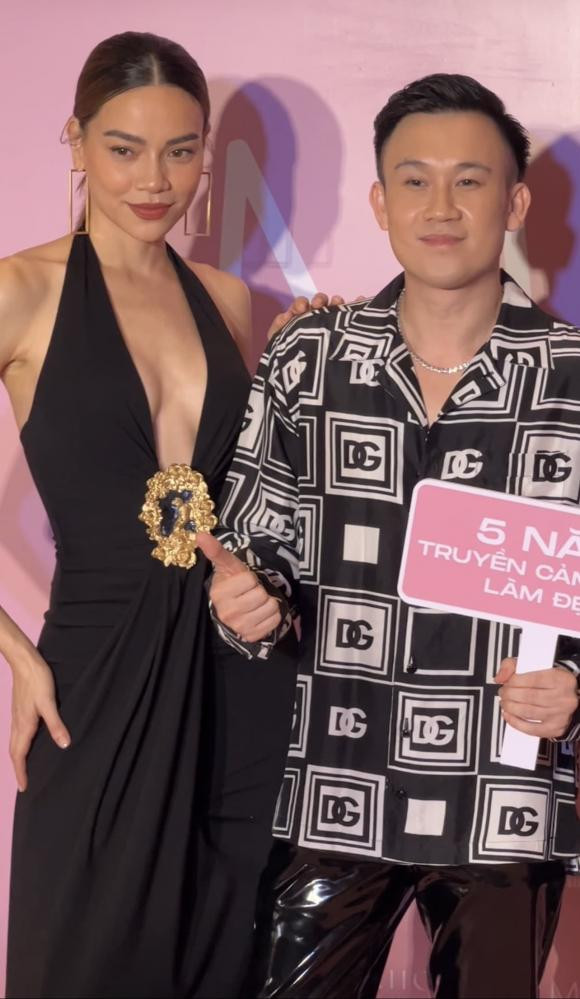 Ha Ho va Kim Ly cung xuat hien tai mot su kien- chuan phong do-Hinh-4