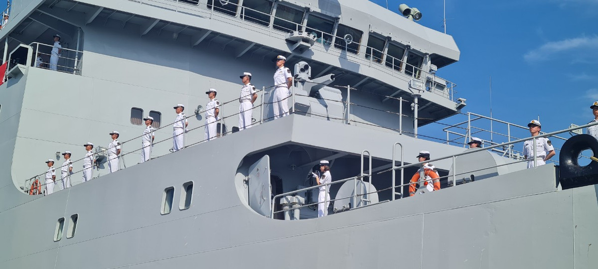 Tàu hải quân Trung Quốc thăm TP. Đà Nẵng - Hình 2 Tau hai quan Trung Quoc tham TP. Da Nang-Hinh-2