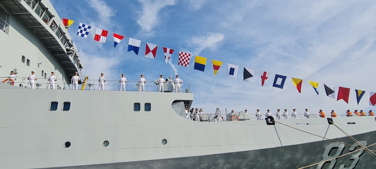 Tàu hải quân Trung Quốc thăm TP. Đà Nẵng Tau hai quan Trung Quoc tham TP. Da Nang