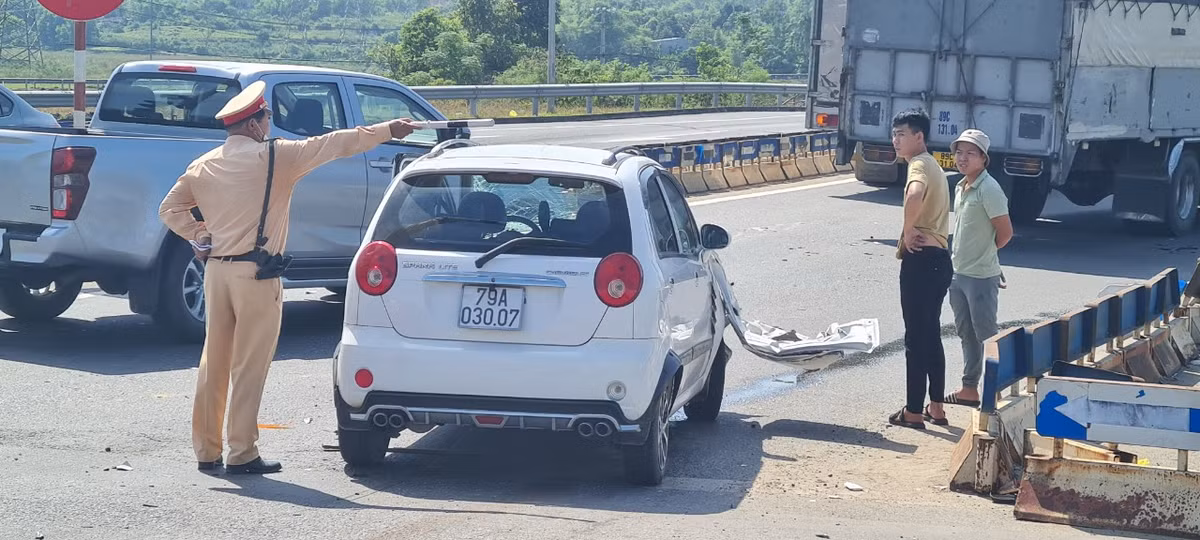 Nguyên nhân vụ tai nạn đang được điều tra, làm rõ.