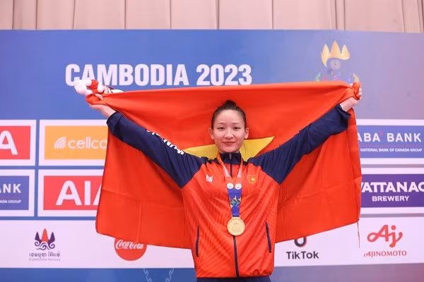 Ve dep trong sang, tho ngay cua vo si gianh 2 HCV SEA Games-Hinh-2