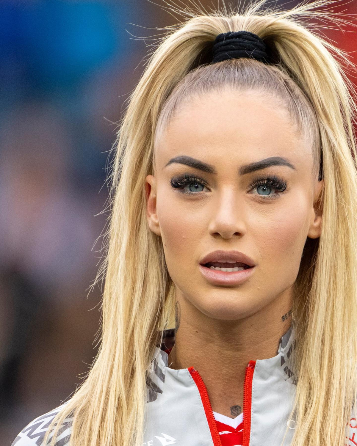 Trong khoảnh khắc mà chưa biết làm sao để thoát thân, Alisha và nhóm bạn may mắn gặp được Rashford. Nhìn thấy Alisha Lehmann gặp rắc rối, Rashford liền yêu cầu nhân viên tại Chinawhite mời cầu thủ của đội nữ Aston Villa và nhóm bạn của cô lên khu vực VIP anh thuê.