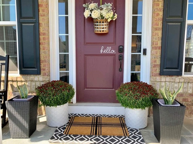 Thành phố West Chester nằm cách Philadelphia (thủ phủ của Mỹ) 45 phút, cách New York 2 tiếng, cách Washington DC 1 tiếng rưỡi lái xe nên rất tiện đi lại. West Chester nổi tiếng với những triền đồi thoai thoải, các khu dân cư nằm ẩn trong những khoảng xanh của đồi núi và cây cối, hoà mình vào thiên nhiên và được đánh giá là 1 trong những thành phố đáng sống nhất của bang Pennsylvania.