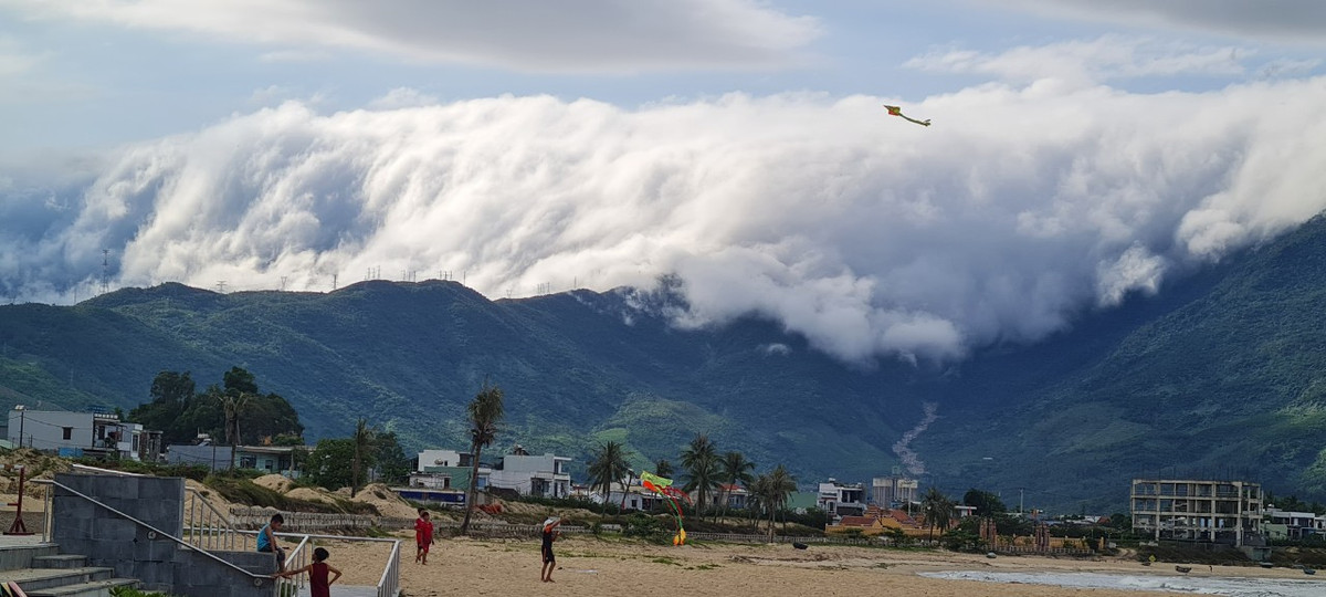 Du khách ngỡ ngàng như sắp lạc bước vào chốn bồng lai tiên cảnh.