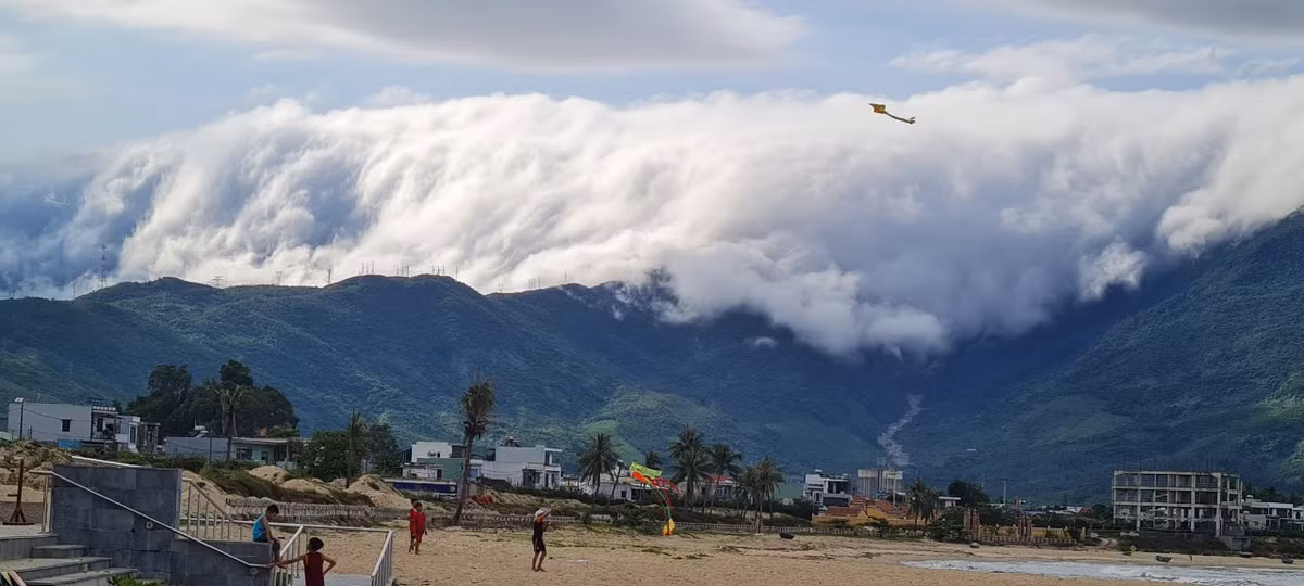 Du khách ngỡ ngàng như sắp lạc bước vào chốn bồng lai tiên cảnh.