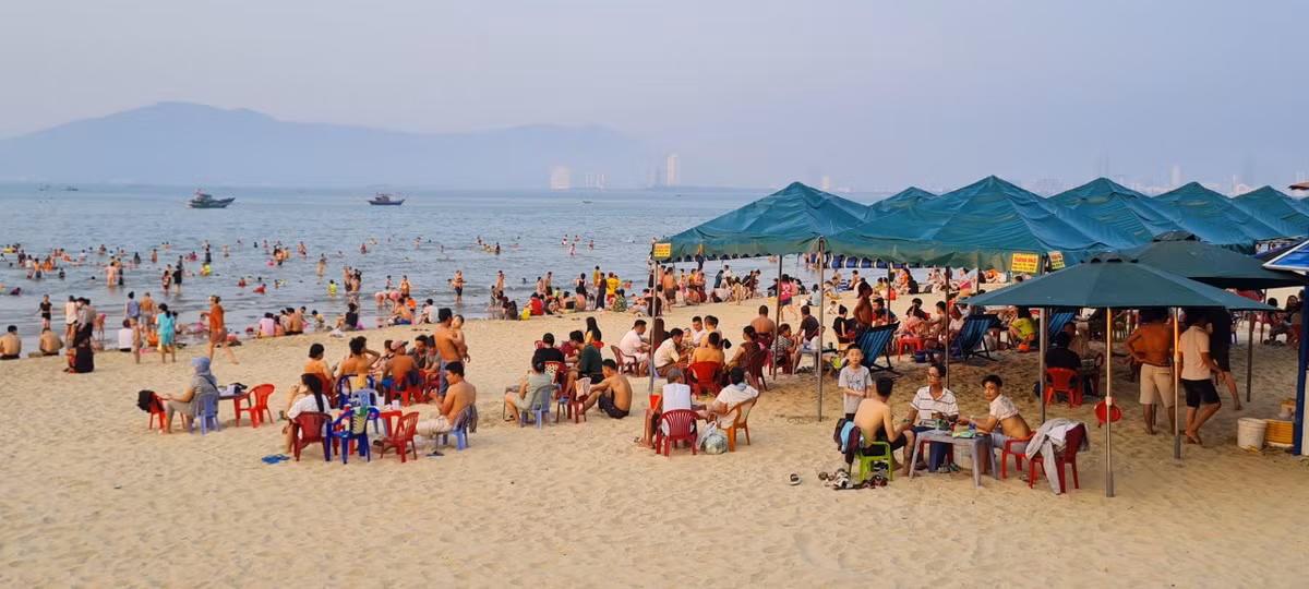 Nong do lua, dan Da Nang un un ra bien giai nhiet