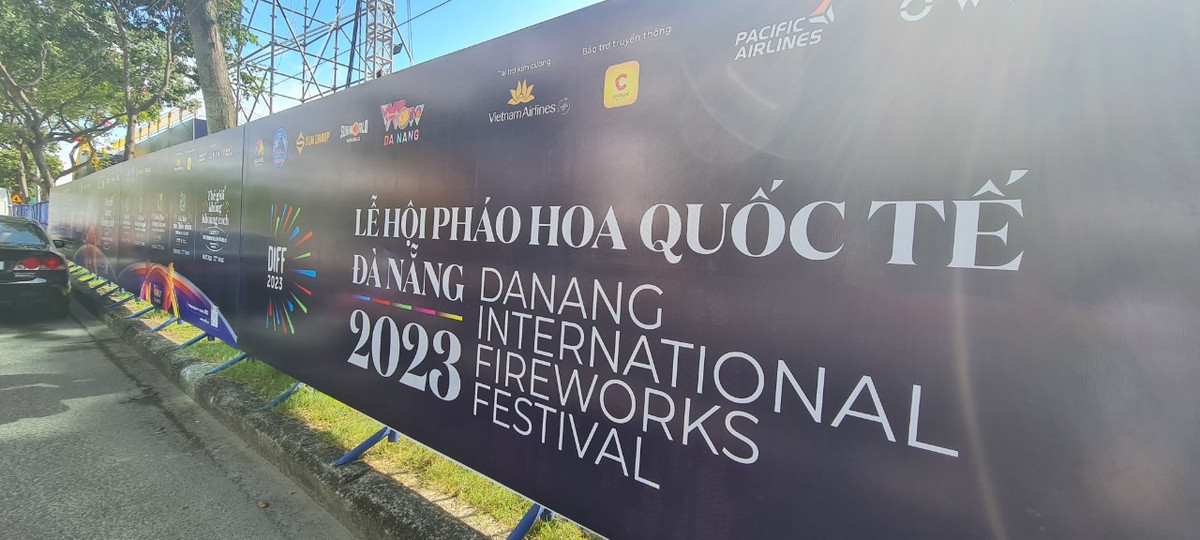 Le hoi phao hoa Da Nang 2023: Can canh khan dai 5.000 cho