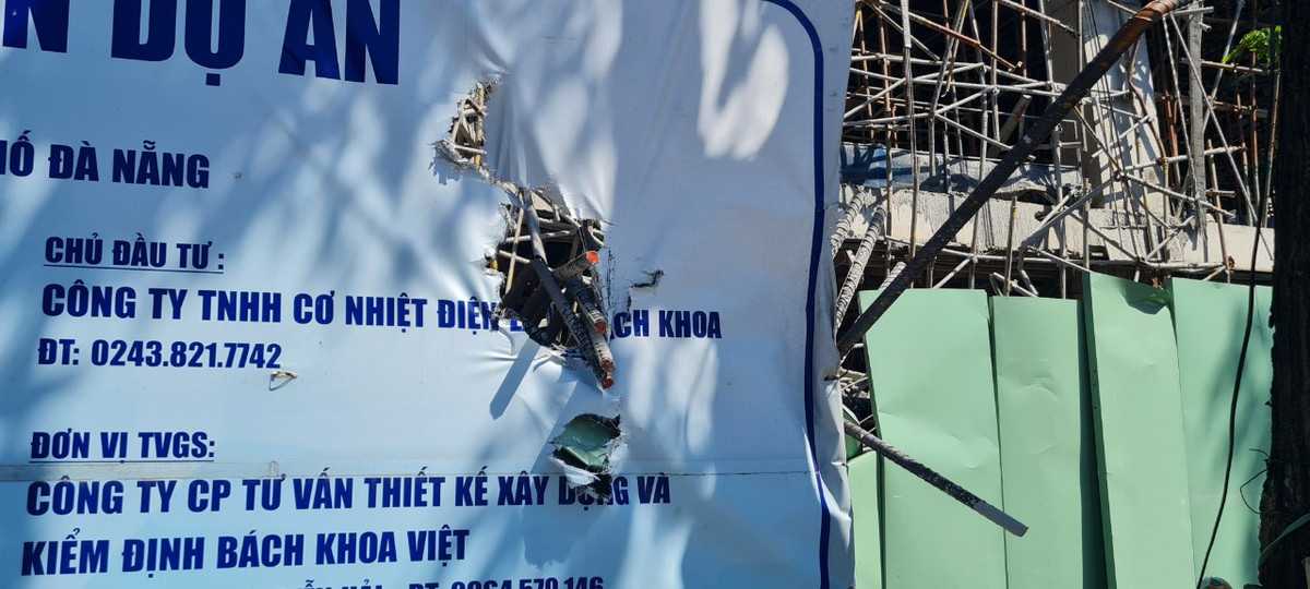 Nhận thông tin, Đội Cảnh sát PCCC và CNCH Công an quận Hải Châu và Đội Công tác chữa cháy và cứu nạn, cứu hộ của Phòng Cảnh sát PCCC và CNCH Công an TP Đà Nẵng nhanh chóng có mặt tại hiện trường.