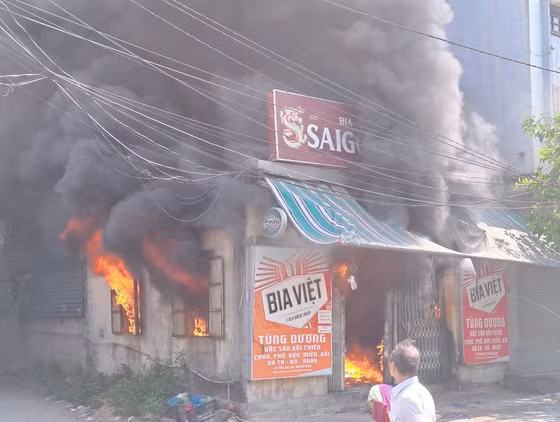 Hien truong vu chay lon thieu rui quan chao ga o Dong Hoi