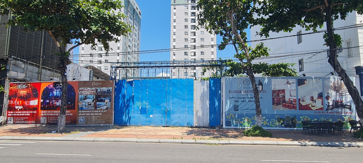 Ngày 22/5, UBND thành phố Đà Nẵng đã ban hành công văn số 2584/UBND-NC giao các cơ quan, đơn vị, địa phương liên quan căn cứ chức năng, nhiệm vụ, quyền hạn và yêu cầu của Văn phòng Cơ quan cảnh sát điều tra, Bộ Công an tại công văn số 2030/C01-P4 ngày 9/5/2023 về hủy bỏ tạm dừng giao dịch tài sản, bảo đảm hoạt động bình thường của các công ty liên quan đến Phan Văn Anh Vũ ( Vũ "nhôm"), để triển khai thực hiện theo đúng quy định của pháp luật.