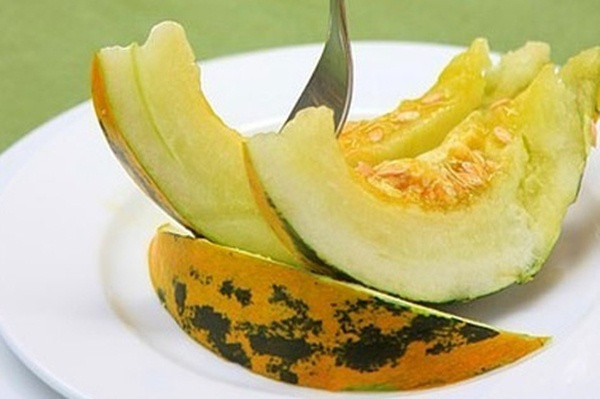 Nhieu bo phan cua cay dua bo deu co the lam thuoc