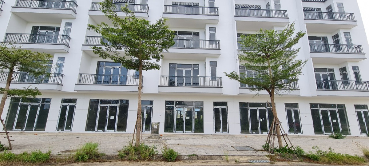 Chưa biết đến khi nào Eco Charm mới trở thành đảo ngọc, ốc đảo kim cương, đảo thiên đường giữa lòng thành phố, ...