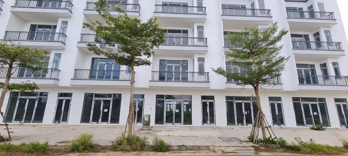 Chưa biết đến khi nào Eco Charm mới trở thành đảo ngọc, ốc đảo kim cương, đảo thiên đường giữa lòng thành phố, ...