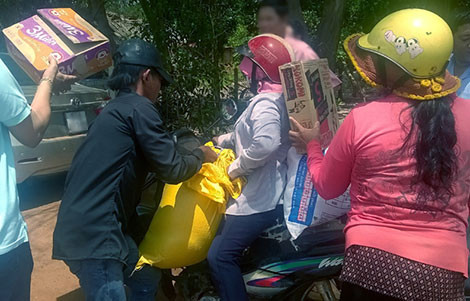 Lang nguoi Viet hoi huong ven ho Dau Tieng