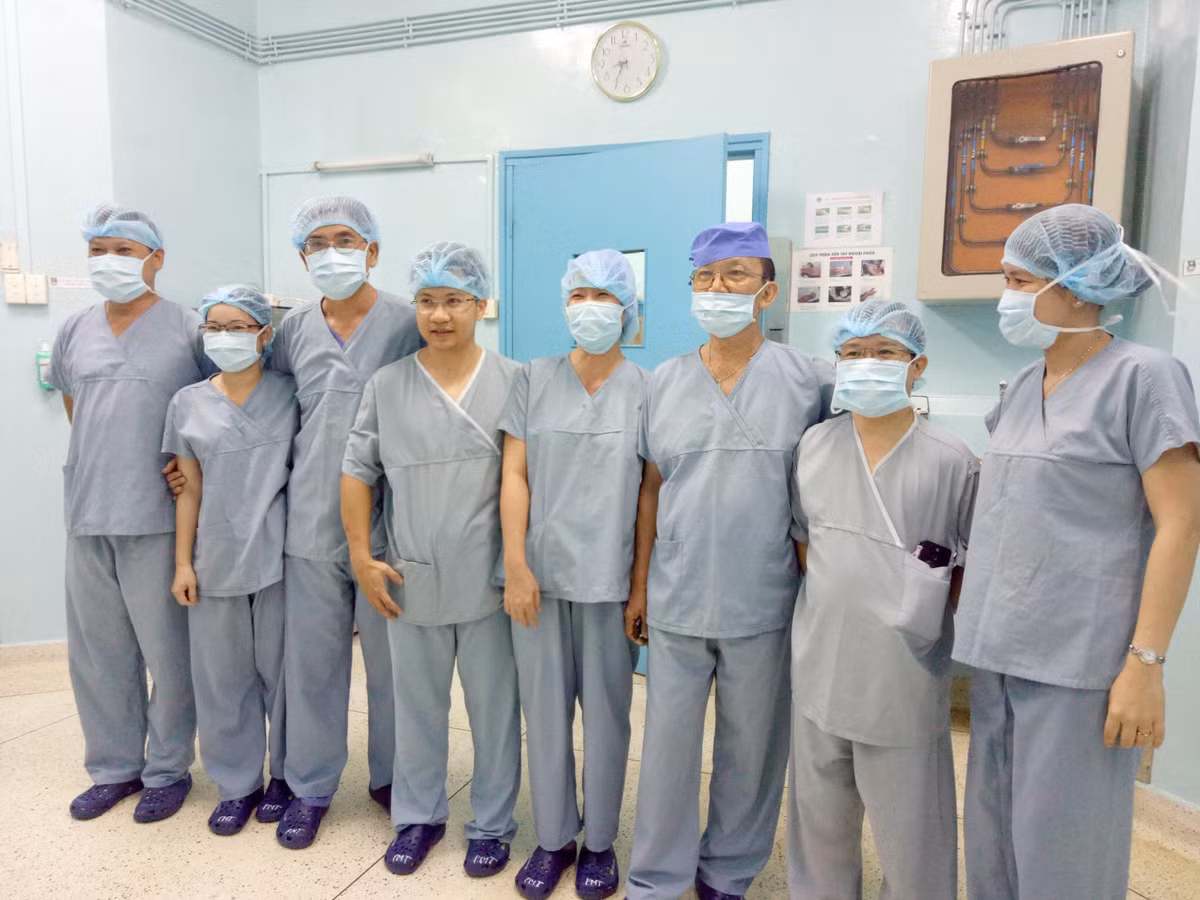 Tại Bệnh viện Nhi Đồng 2, tính đến nay đã thực hiện được 10 ca ghép gan, ca đầu tiên được thực hiện vào năm 2005. Bé Trí Hào là 1 trong 2 bệnh nhi nhỏ tuổi nhất được phẫu thuật ghép Gan tại bệnh viện.