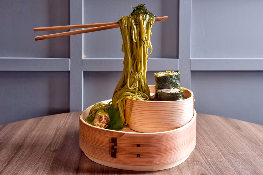 Thông thường, mì bay có các vị gồm mỳ cạn, mỳ rau củ, mỳ cay, mỳ đen và mỳ thập cẩm. Ảnh: http://danielfooddiary.com/