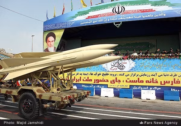 Bệ phóng tên lửa đất đối không Shahin của hệ thống Mersad do Iran phát triển trên cơ sở mẫu MIM-23 HAWK của Mỹ. Đạn tên lửa Mersad đạt tầm phóng khoảng 45km (có kế hoạch tăng lên 60km ở phiên bản cải tiến), tốc độ bay ước tính hơn Mach 2,4, dùng đầu dẫn radar bán chủ động.