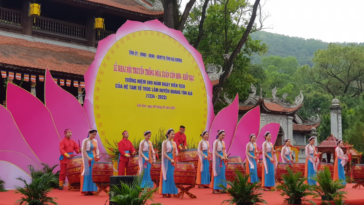 Lễ Khai hội truyền thống mùa Xuân Côn Sơn - Kiếp Bạc năm 2023 và tưởng niệm 689 năm ngày viên tịch của Đệ Tam Tổ Trúc Lâm Huyền Quang tôn giả diễn ra trọng thể tại khu di tích quốc gia đặc biệt Côn Sơn do Tỉnh uỷ, HĐND, UBND, Ủy ban MTTQ Việt Nam tỉnh Hải Dương tổ chức. Dự lễ khai hội mùa xuân Côn Sơn – Kiếp Bạc năm 2023 có Bí thư Tỉnh ủy Hải Dương Trần Đức Thắng; Chủ tịch UBND tỉnh Hải Dương Triệu Thế Hùng, lãnh đạo Tỉnh ủy, UBND tỉnh, sở, ban ngành, TP Chí Linh cùng nhiều đại biểu, tăng, ni phật tử cùng nhân dân…