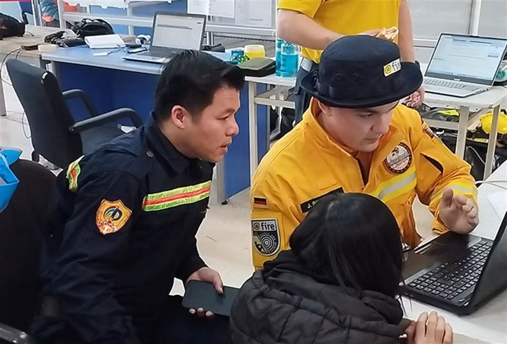 Khoảng 12h30 (giờ địa phương - 16h30 giờ Việt Nam) ngày 10/02/2023, Đoàn công tác Bộ Công an tham gia cứu nạn, cứu hộ gồm 24 cán bộ, chiến sĩ đã đến sân bay ở thành phố Adana của Thổ Nhĩ Kỳ. Sau khi tới sân bay, Đoàn di chuyển tới thành phố Adiyaman, cách sân bay 300km. Tại đây, Đoàn sẽ phối hợp với các lực lượng cứu hộ quốc tế thực hiện việc tìm kiếm dưới các đống đổ nát, các tòa nhà bị sập để tìm, giải cứu người mắc kẹt trong thảm họa động đất sáng 6/2 vừa qua. 