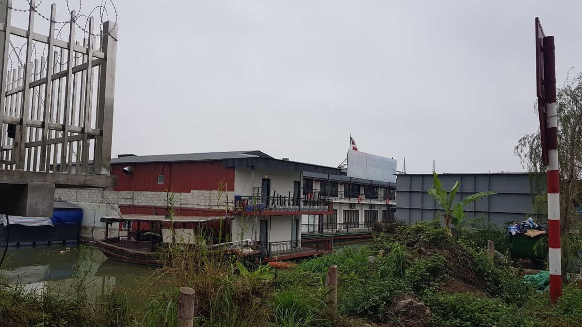 Hai Duong: Nha hang du thuyen tren cang Cong Cau, vi pham the nao?-Hinh-4