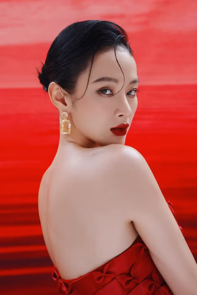 Angela Phuong Trinh: Doc than nhung khong cam thay buon-Hinh-3