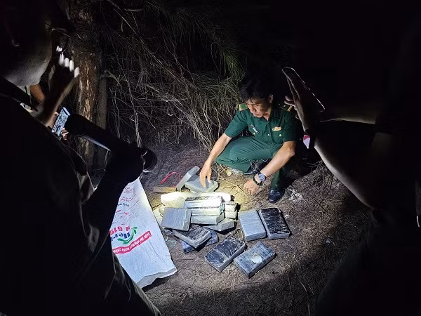 Them nhieu goi ma tuy troi dat vao bai bien TP Vung Tau