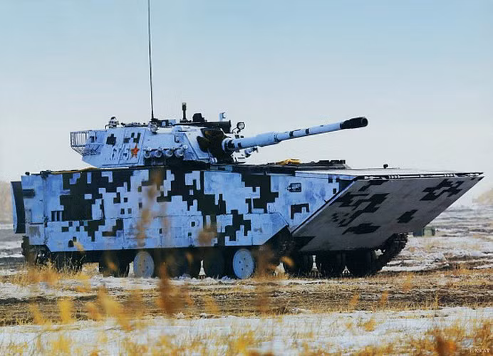 "Lục quân PLA muốn đóng vai trò chủ động trong nỗ lực thu hồi Đài Loan do họ đã sở hữu các hệ thống vũ khí đủ mạnh để tấn công hòn đảo mà không cần lực lượng tên lửa hỗ trợ", Andrei Chang, tổng biên tập tạp chí Kanwa Asian Defence, nhận định.