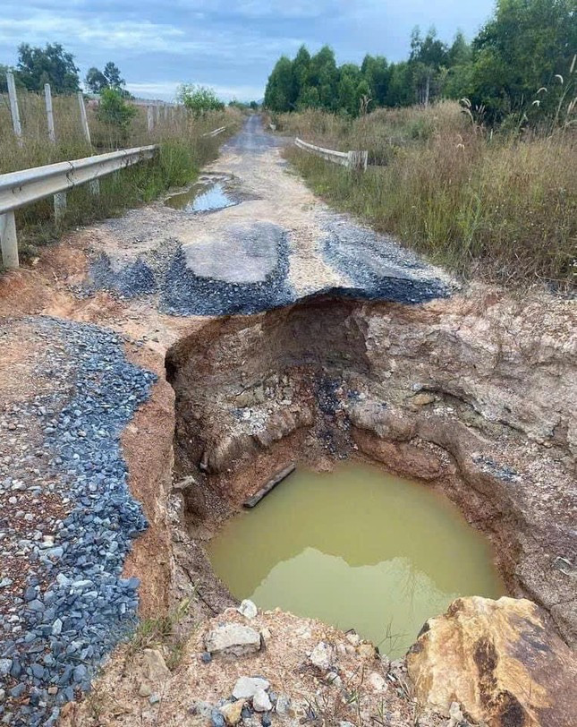 Xuat hien ho tu than o duong gom cao toc Phan Thiet - Dau Giay